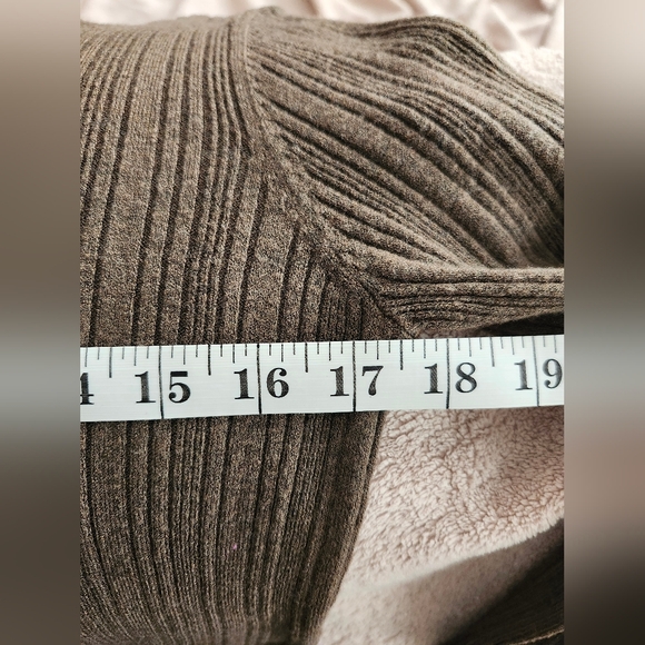 HOUSE OF HARLOW Brown Ribbed Knit Cashmere Blend Top. Medium. NWT! - Picture 13 of 14